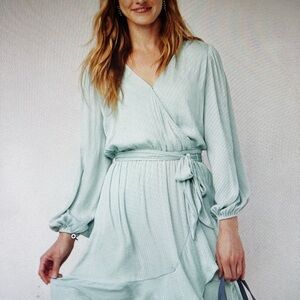 LC Lauren Conrad Light gray Balloon Sleeve Wrap Dress. Size XL. NWTGS